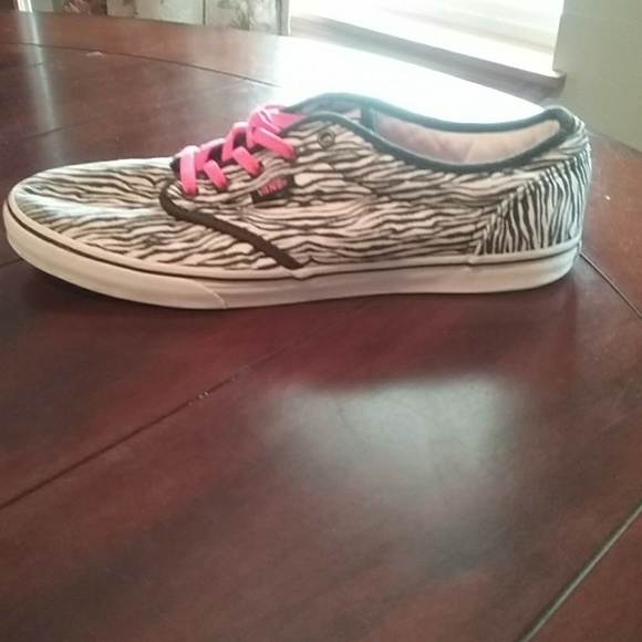 Zebra Vans - Picture 2 of 3